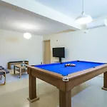 빌라 Unique Ratzakli Ratzaklíon